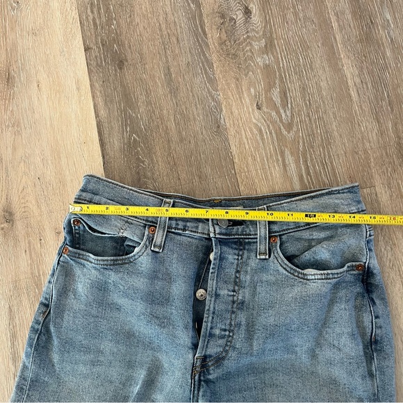 Levis Denim Jeans Size 31 with distressed knees high rise button fly light wash - Picture 4 of 12